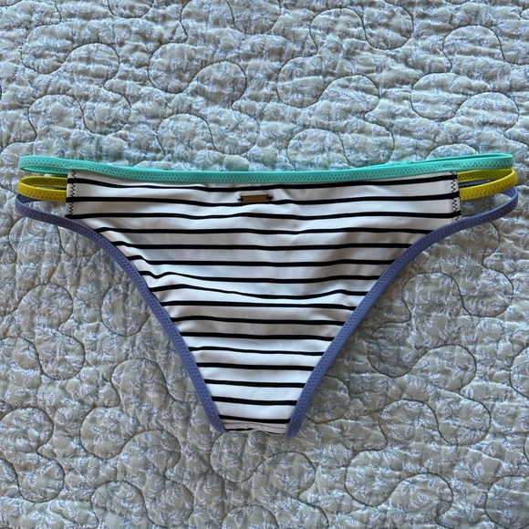 Victorias Secret Banded Push-Up Halter Top & Strappy Cheeky Stripe Bikini Bottom - Picture 7 of 10